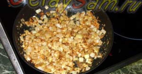 Поджарка  из  печени,  сердца,  куриных  желудочков с  луком  и  гарниром. Печень, рецепты