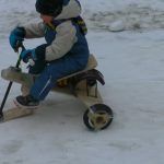 Просто и быстро: Снегоходная машина для ребёнка